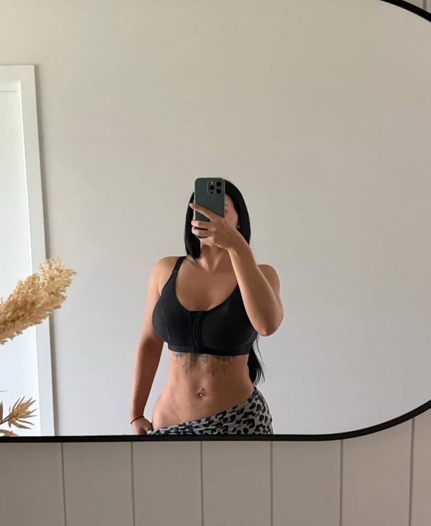 Iz trkaćih automobila prebacila se na OnlyFans i 'diže' milijune