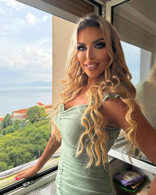 FOTO Ava Karabatić od reality zvijezde do kandidatkinje za predsjednicu: Dosta je stezanja!