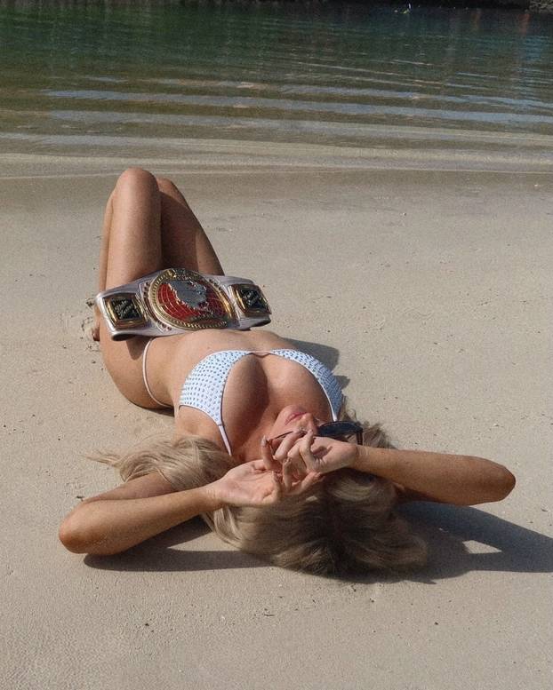 FOTO Zbog savršenog tijela ove golišave hrvačice nitko ne vidi pojas prvaka: Upoznajte Blake