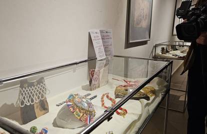 U Somboru su otvorili izložbu tradicionalnog nakita: 'Neki su originali stari i do 100 godina'