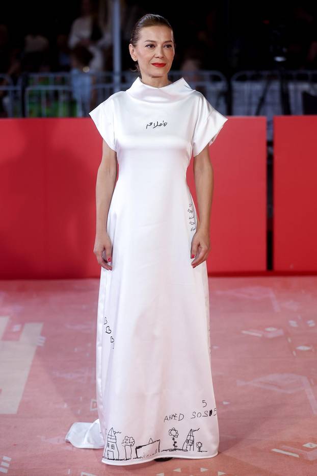 Prolazak filmskih zvijezda drugim crvenim tepihom na Sarajevo Film Festivalu