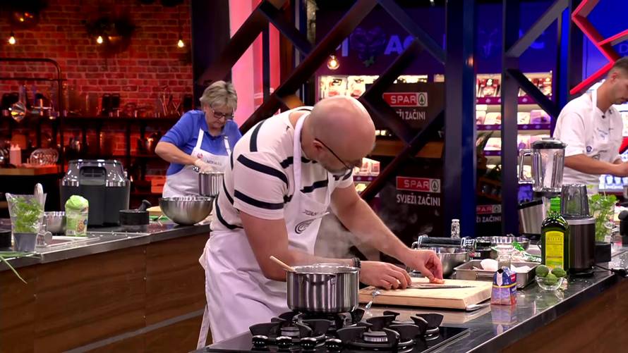 Juan poslao Mirjanu na galeriju MasterChef kuhinje, a onda je iznenada spasio imunitetom