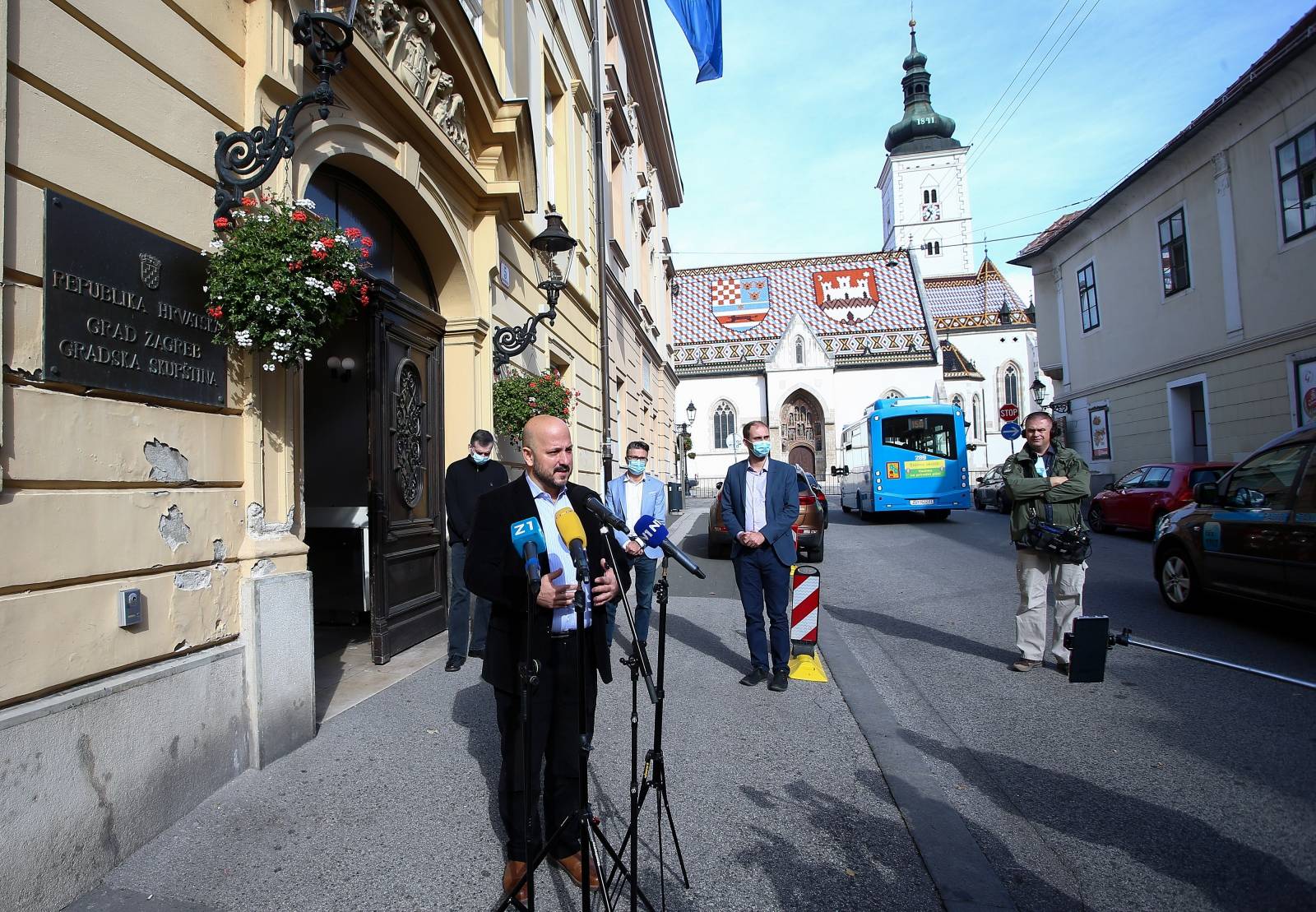 Zagreb: Gordan Maras održao konferenciju  ispred Gradske skupštine