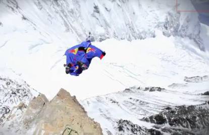Let s Everesta: Rus Valerij Rozov (48) skočio je sa 7220 m