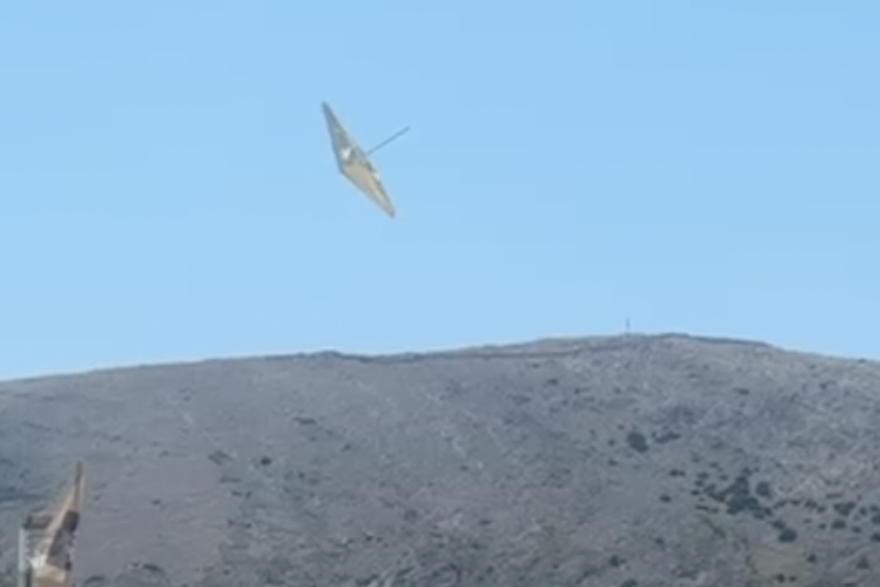 Leteći suncobran na Pagu