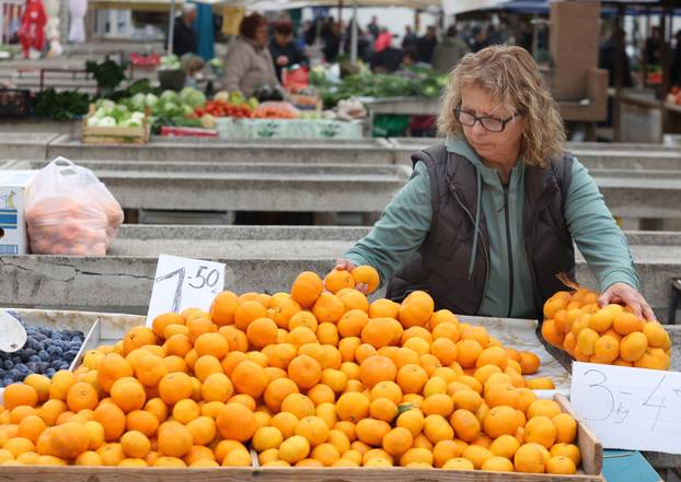 Šibenik: Ponuda na šibenskoj tržnici