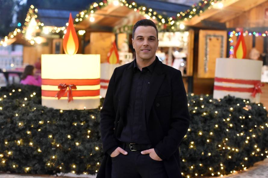 'Ugrijao' atmosferu: Ivan Zak iznenadio je fanove u Zadru