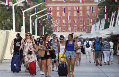 Vodom i zrakom u Split za vikend stiže 112 tisuća putnika