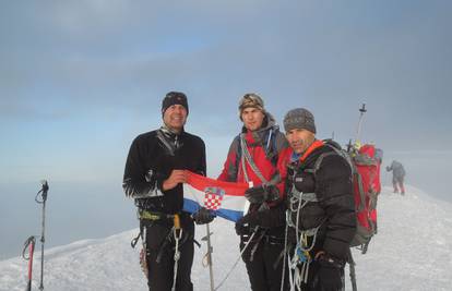 Hobiji uz politiku: Daniel Srb planinari, vesla i trči maraton