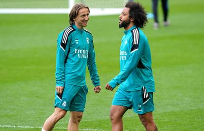Luka Modrić naklonio se svježe umirovljenom Marcelu: 'Sretan sam što smo dijelili svlačionicu'