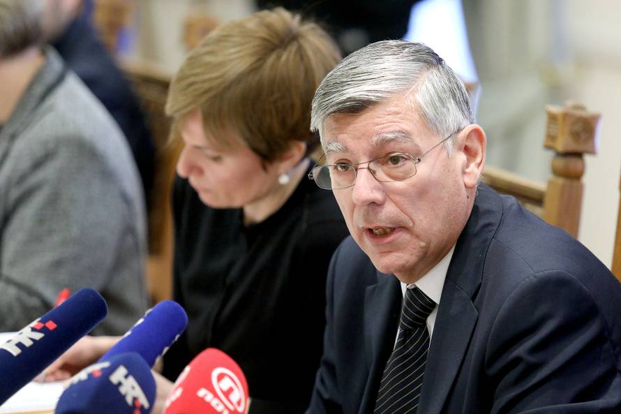 Željko Reiner: 'Ne znam zašto bi građane zanimao Poslovnik'