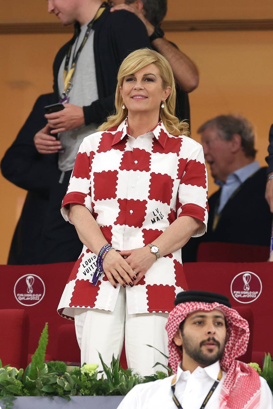 KATAR 2022 - Kolinda Grabar Kitarović u  Louis Vuitton košulji sa šahovnicom na utakmici Brazila i Švicarske