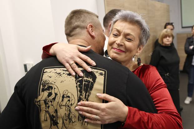 Zagreb: Udruga Palčići uručila donaciju bolnici Merkur u čast preminulom kolegi Sanjinu Španoviću