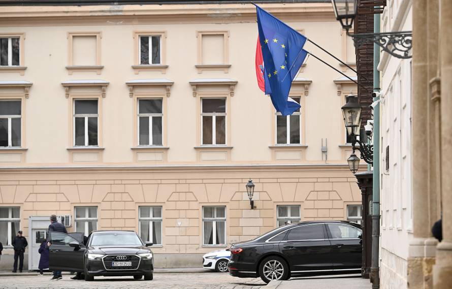 Zagreb: Dolazak na sjednicu Vijeća za nacionalnu sigurnost i Vijeća za obranu