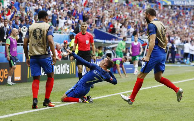 France v Republic of Ireland - EURO 2016 - Round of 16