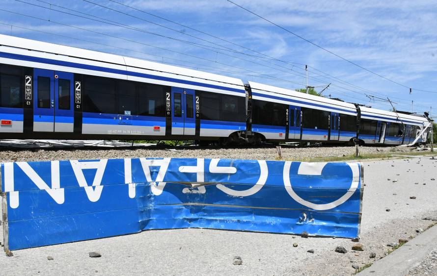 Vozač koji je poginuo u naletu vlaka kod Sl. Broda nije stao na zvučnu i svjetlosnu signalizaciju