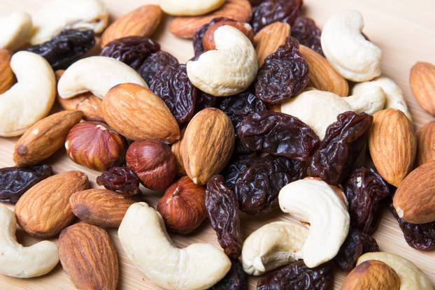 30 zdravih visokoproteinskih grickalica koje možete ponijeti