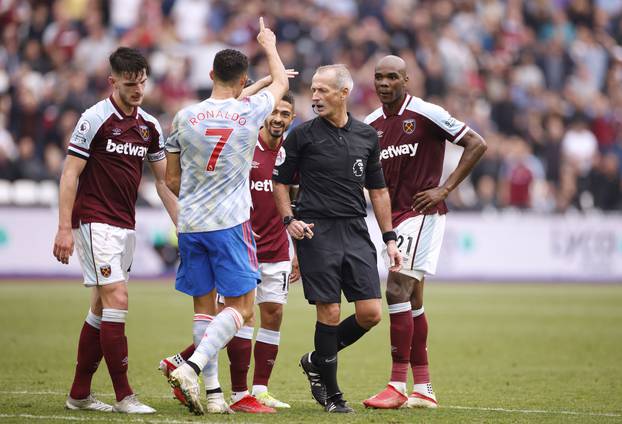 Premier League - West Ham United v Manchester United