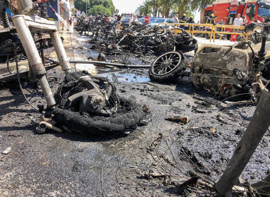 Split: Na Rivi se zapalilo desetak motocikala