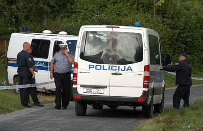 Polio VW Golf tekućinom, zapalio ga pa pobjegao