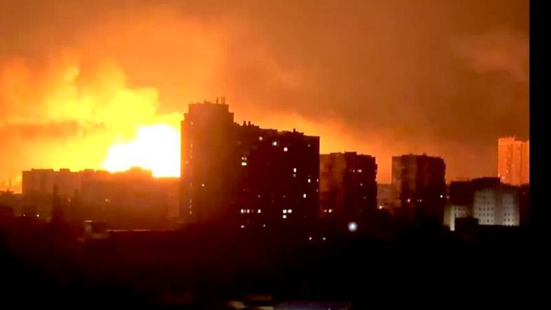 VIDEO Trenutak užasa: Ruski dron pogađa Odesu, nebo naglo mijenja boju. Ubili dvoje ljudi... 15 2025 05 01t082626z 1 lop069801052025rp1 rtrmadp baseimage 960x540 ukraine crisis attack odesa moment 6CN5pCF