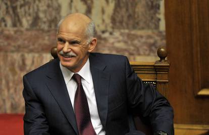 Grčka vlada dobila povjerenje, upitan mandat Papandreoua