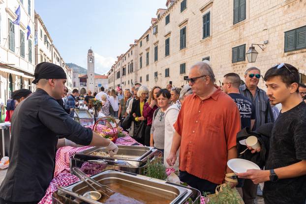 Dubrovnik: Tradicionalna Dubrovačka trpeza na Stradunu