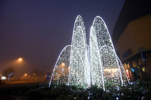 Vozila puna plišanih medvjedića apsolutni su hit adventa u Virovitici