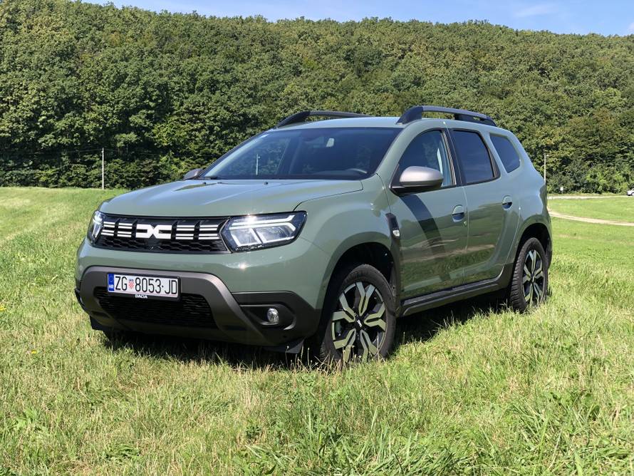 Dacia Duster na testu: Ovaj auto s razlogom je prodajni hit, a može biti i solidan terenac