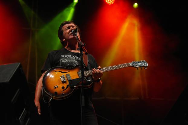 Pula: Bajaga opet oduševio publiku u Puli