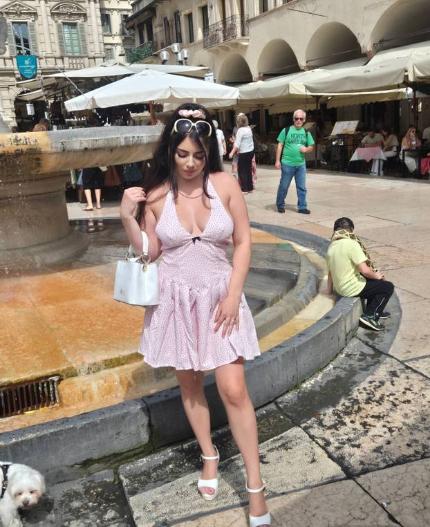 FOTO Sjećate li se Stele iz Ljubav je na selu? Pogledajte kako sad izgleda, pozirala je golišava...