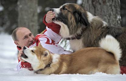 Vladimir Putin voli se i igrati, nije samo neustrašivi macho
