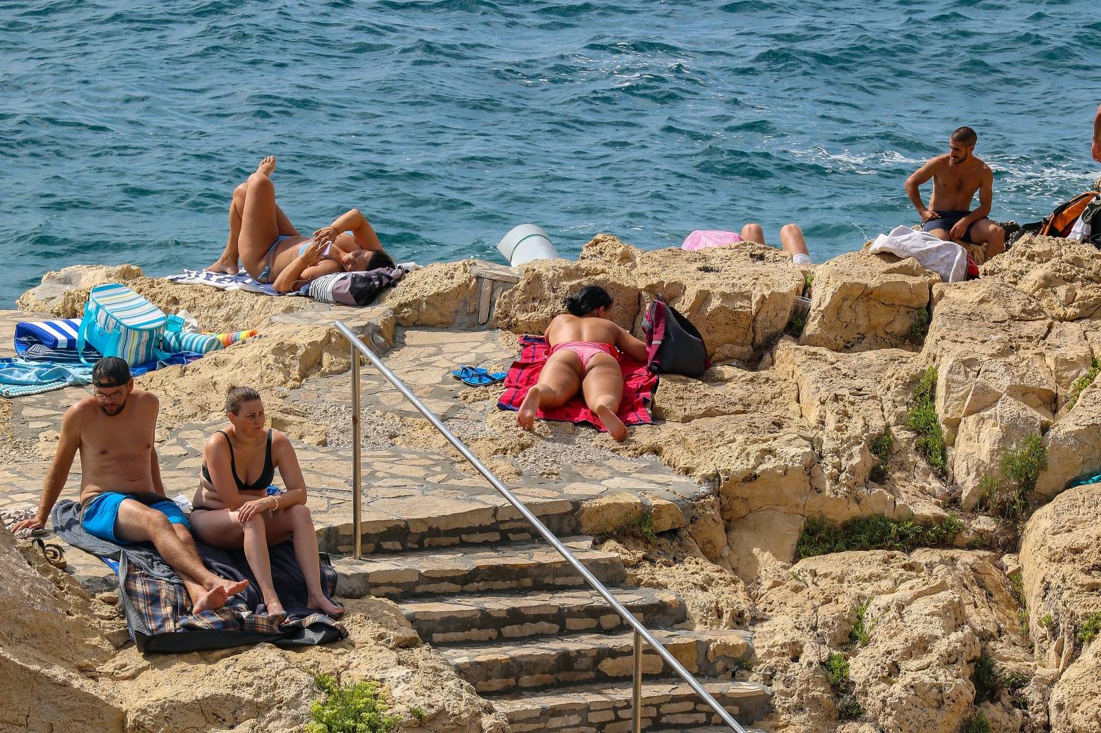 Turisti uživaju u ljepotama i plažama Rovinja