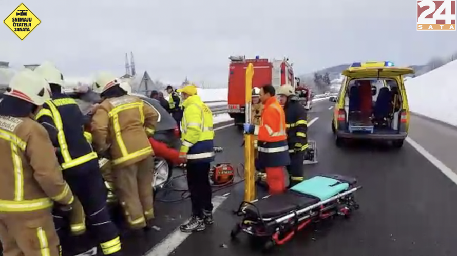 Strava na A1: Probio ogradu, vatrogasci su izvlačili vozača