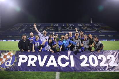 Dinamo podignuo pehar za nalov prvaka Hrvatske 