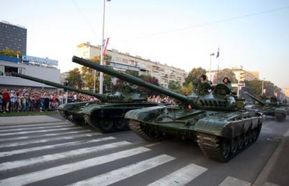 Spektakularna vojna parada: Zadnji u koloni prošli tenkovi