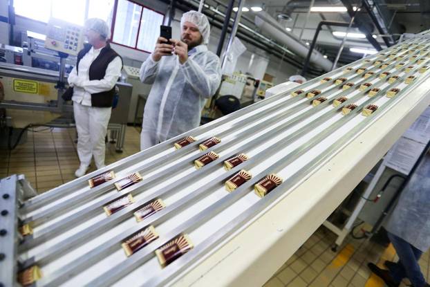 Zagreb: Dinamovci u pogonu tvornice čokolade Kraš