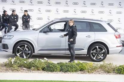 FOTO Što voze 'vatreni'? Modrić ima Bentleya i sponzorski BMW, Dalić je dobio poklon iz Emirata