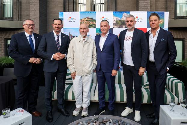 Alexandria: John  Malkovich iznenadio Vatrene u hotelu Aka