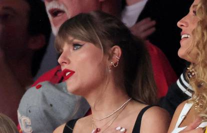 Taylor Swift stigla je na Super Bowl podržati Travisa Kelcea