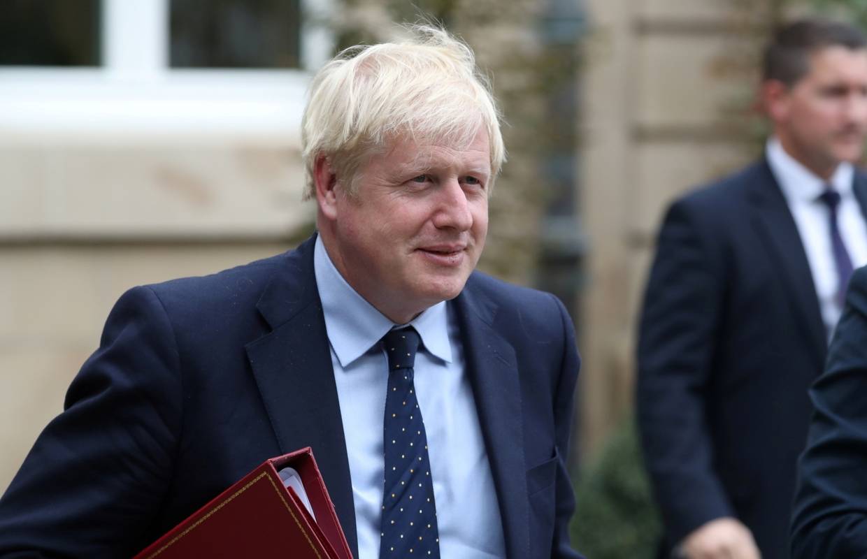 Johnson pred parlamentom danas o odluci vrhovnog suda