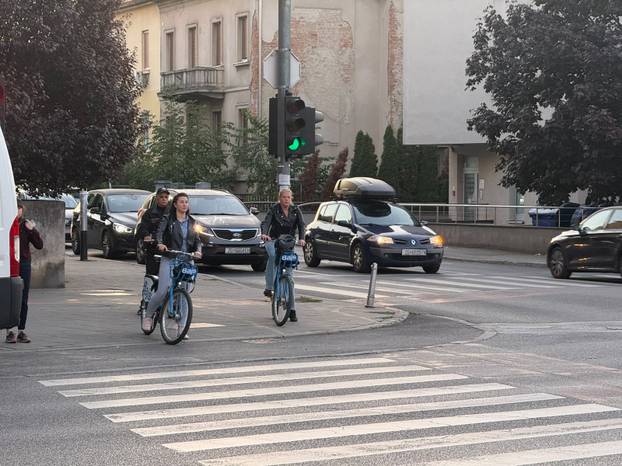 ZAGREB U 7 KAO AMSTERDAM Ljudi voze Bajseve. Svi ih je manje dostupno po ulicama
