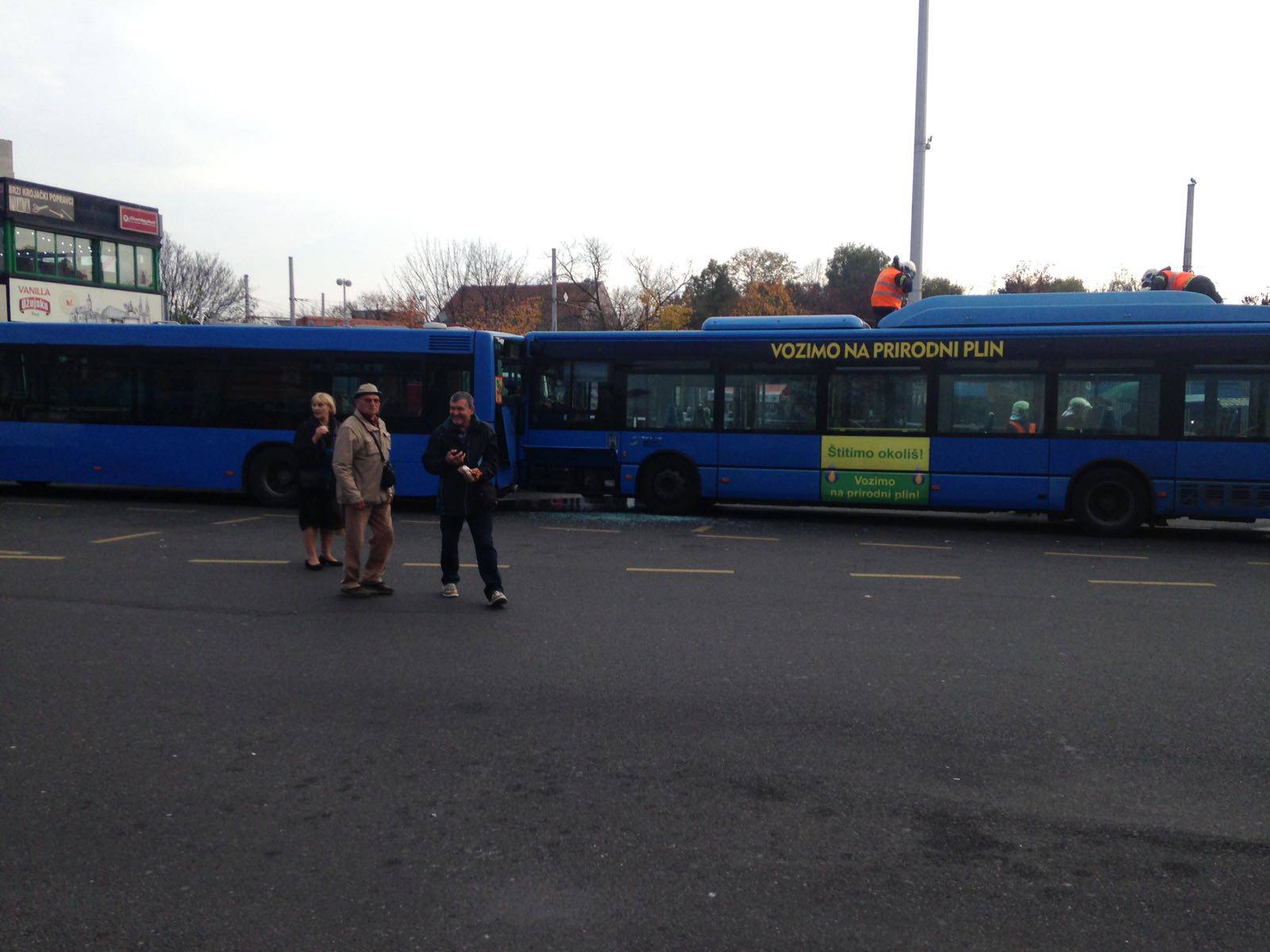 Kaos na Črnomercu: Sudar tri busa, jednom vozaču je pozlilo