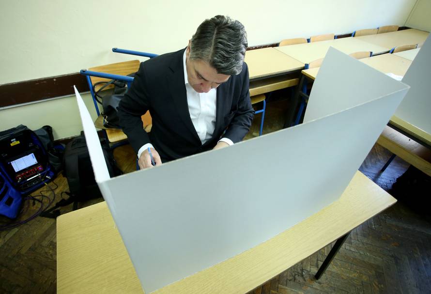 HDZ-u najviše mandata: Već danas pregovori s Mostom?