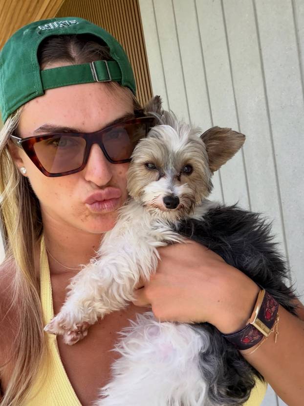 FOTO Najzgodnija tenisačica istaknula obline u uskoj majici