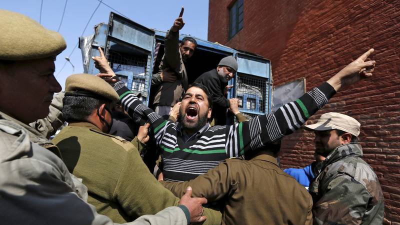 Indija i Pakistan su u ratu zbog Kašmira: 'Obje strane imaju nuklearno oružje. Nije dobro' 18 2016 03 10t091848z 1457294293 gf10000340248 rtrmadp 3 india protest
