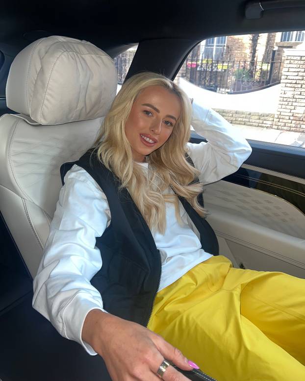 FOTO Prvakinja Europe skinula dres i ušla u povijest. Na prvi je spoj išla u salon namještaja