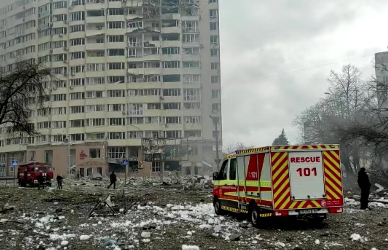 Najmanje 33 ljudi poginulo u ruskim napadima na Černihiv. Guverner: Gađali su dvije škole