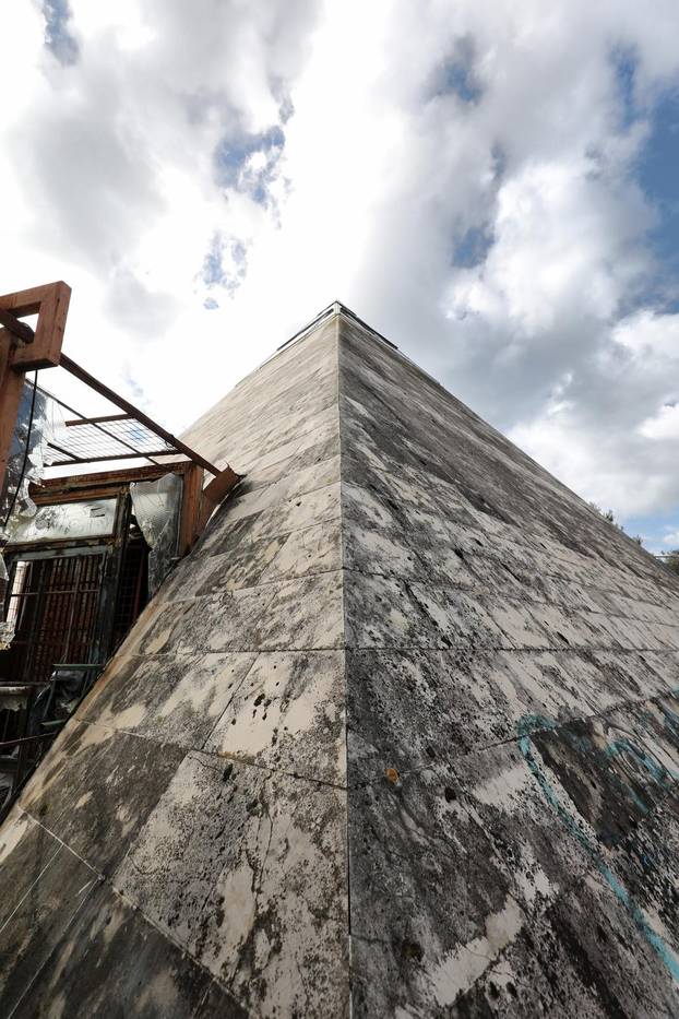 Pula: Propadanje pulske ljepotice Piramide