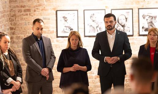 FOTO 'Srce za Afriku': Otvorili izlo&zcaron;bu fotoreporterke Elve&dstrok;i